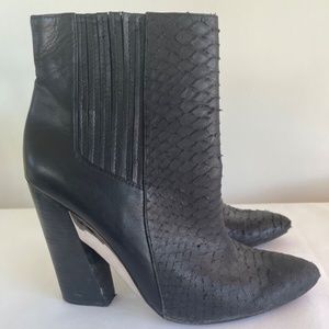 BCBG Maxazria Metild Black Snake Embossed Leather High Heel Ankle Boots Size 9.5